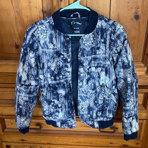 Girls light weight jacket art class size 14/16